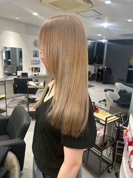 キング 心斎橋店(K!ng) ハイライトカラーミルクティーベージュレイヤーカット