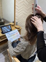 【白髪老化ケア】スコープで頭皮＆髪質診断！すればするほどハリとツヤが実現する