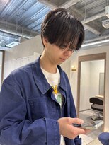 モンルル プル(mon loulou + plus) 大人メンズショート、センターパート、刈り上げないショート