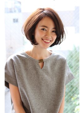 レウナ 外苑前(Reuna) 【３０代・４０代・５０代】毛先ワンカールひし形ボブ
