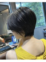 インス(ensue)&nbsp;20代30代人気★大人可愛い前下がり小顔耳かけショート◇中島