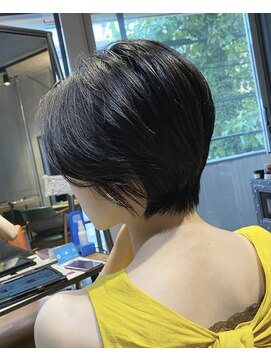 インス(ensue) 20代30代人気★大人可愛い前下がり小顔耳かけショート◇中島