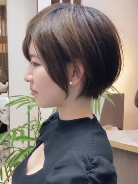 ビュー フクオカ(VIEW FUKUOKA) 美髪にオトナかわいいホワイトグレージュネビージュショートボブ