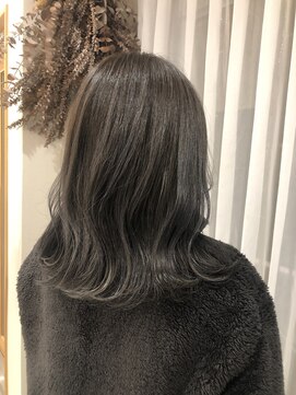 ベルバイヘアスイッチ(by hairswitch) 透明感なアッシュグレー