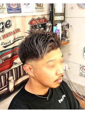 クリッパーズトウキョウ(CLIPPERS TOKYO) スキンフェード+ダブルカラー