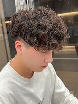 エルマーク 梅田(L-MARK) スペインカールスパイラルパーマツイストパーマフェード短髪