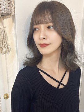 シンク オモテサンドウ(sync omotesando) アッシュグレージュ/グレージュカラー/くびれヘア/ぱっつん前髪