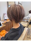 ショートヘア×ミルクティベージュ似合わせカット