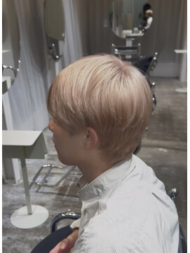 ストレータ バイ マリオ(Strata by mario) ブリーチ有りWカラー 透明感ベージュ