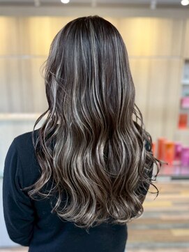 ブリッツ レボ(BLITZ-REVO) イメチェン/ピンクベージュ/アンブレラカラー/前髪/柏駅