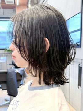 エリマ 横浜西口(elima) 横浜西口白髪染めレイヤーボブウルフショートヘアッシュベージュ