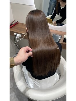 クシュ(cuchou)の写真/【髪質改善ストレート】独自の薬剤選定と技術で、自然な柔らかさと艶を実現。カラーとの同時施術も可能です