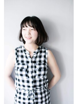 ナイーマ(NAIMa) 眉上ショートバングゆるボブ