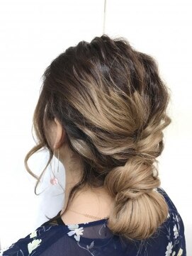 アンク クロス 関内店 ゆるふわお団子アレンジ　【mifuyu】