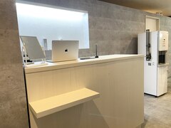 _WHITE 札幌大通店【アンダーバーホワイト】