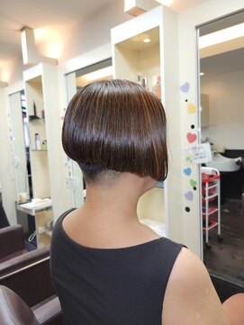 榮美容室 本店 刈り上げボブ