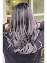 外国人風の髪を手に入れるならグラデーションカラー♪