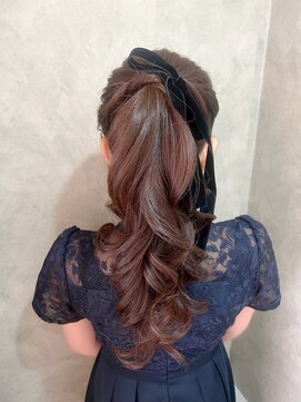 フェリーチェ(Felice) ポニーテール ベロアリボン お呼ばれヘア 巻き髪