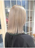 ホワイトベージュ髪質改善ホワイトブロンドイメチェン外ハネボブ