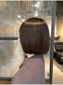ワンレングスボブ（ミディボブ）×アッシュベージュ系カラー
