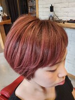 バルビエーレ アーディ(Barbier Adi) ショートボブ ピンクカラー