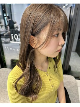 ネイロ 日本橋(NeiRo) 小顔ショートレイヤーハイライトカラー大人ショートカット