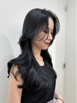 ユーフォリア 渋谷グランデ(Euphoria SHIBUYA GRANDE) ブルーブラック　韓国ヘア　くびれ巻き