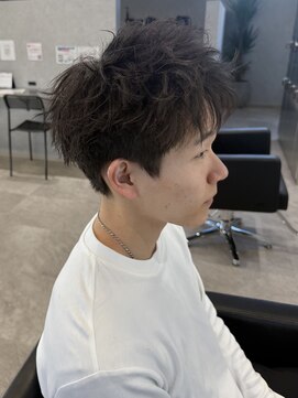 リオールバイニアウ(RE:ALL by Niau) MEN’S HAIR/波巻ツイストスパイラル/フェザーパーマ/新田