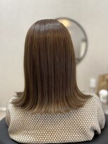 ユーノ(yuuno) アッシュカラー×ミディアムボブ