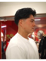 メリケンバーバーショップ トーキョー(MERICAN BARBERSHOP TYO) メンズショートセンターパートテーパーフェード(竹ノ下)