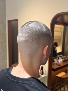 フランクス バーバー ウエストトウキョウ 吉祥寺店(FRANK’S BARBER WEST TOKYO) 波巻きツイストスパイラルリバースセンターパートパH