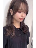 テオ(Theo)&nbsp;Theo /シースルーバング/ 巻き髪風パーマ／セミロング