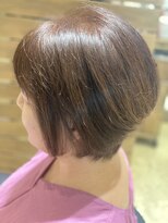 ヘアサロン フラット(hair salon flat)&nbsp;グレイカラー大人ノーブルツヤ髪まるみシルエットエレガントボブ