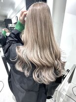 アルマバイロサ(ALMA by ROSA) ブロンド×シールエクステロング/担当rui