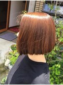 コントラストカラー　ショートボブ