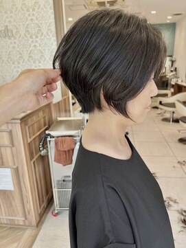 アッシュ 豊田店(Ash) 【担当：高下将一】前下がり大人ショート ￥5500