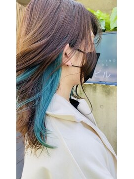 ミクマル(micmal) 大人可愛いストレートくびれボブインナーカラーターコイズブルー