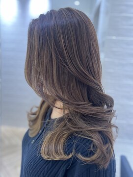 ステア ケース(stair case) ハイライトしたいけど派手になり過ぎたくない方へ