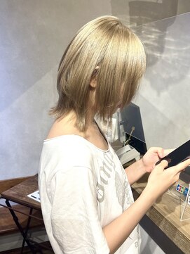 カナン(CANAAN) レイヤーウルフ ハイトーン ミルクティーベージュ