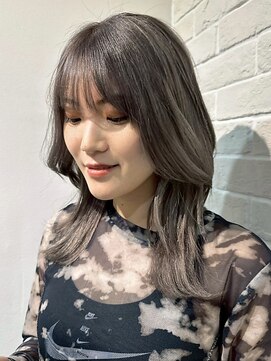 ヘアリゾート粋 ティガ 池袋店(tiga) 艶髪/アッシュグレージュ/レイヤーカット/くびれミディアム