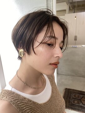 ラボ(Ravo) ベージュ系カラーのショートボブスタイル