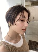 ベージュ系カラーのショートボブスタイル