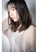 シースルーバングレイヤーカット抜け感ミディアムz戸頭20代30代