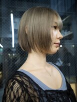 ギークス(GEEKS) 【GEEKS渋谷】ハイトーングレージュ/レイヤーボブ/冬カラー/小顔