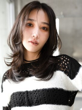 ホロン 池袋(HOLON) 池袋HOLON【レイヤーカット/ミディアム /黒髪 /黄金比】