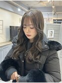 オリーブベージュ