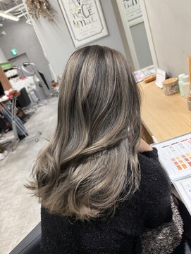 アヴァンス 京橋店(AVANCE) 京橋でデザインカラー！バレイヤージュ