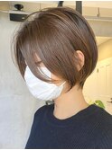 横浜西口くびれショート切りっぱなしボブベージュカラー30代◎
