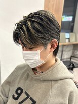 ハイライトセンターパートメッシュダブルカラーツーブロック