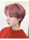 韓国メンズピンクベージュミルクティーカラーセンターパートヘア